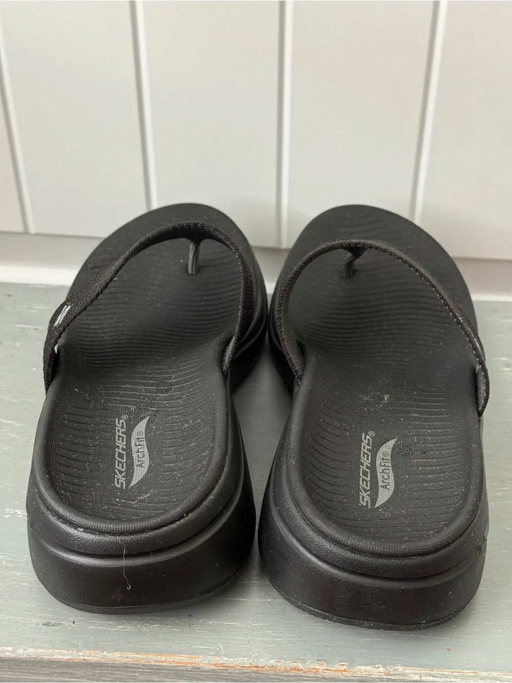 Skechers Women's GO WALK Arch Fit Sandals in Black Size 7
